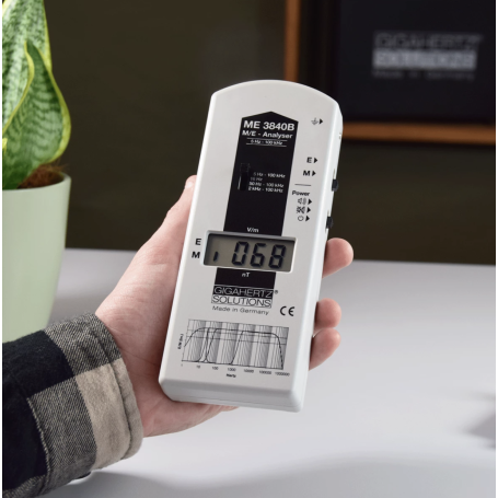 Illustration d'une mesure de pollution électromagnétique